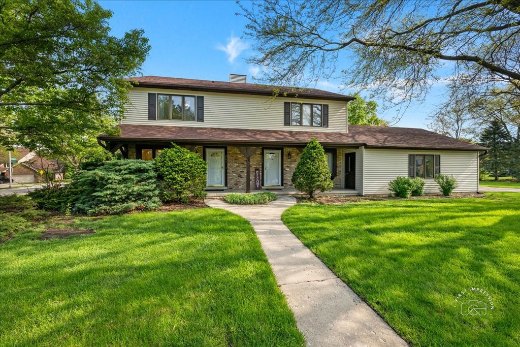 751 Monticello Drive, Naperville, IL 60563