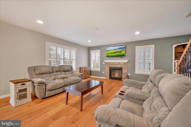 109 JAMES DR, New Holland, PA 17557