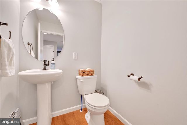 109 JAMES DR, New Holland, PA 17557