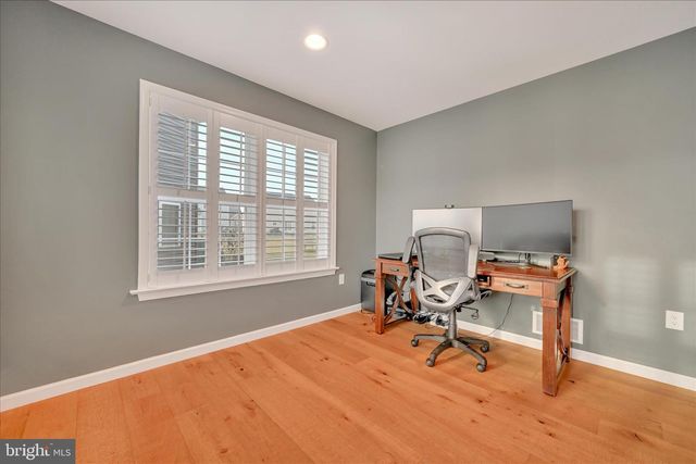 109 JAMES DR, New Holland, PA 17557