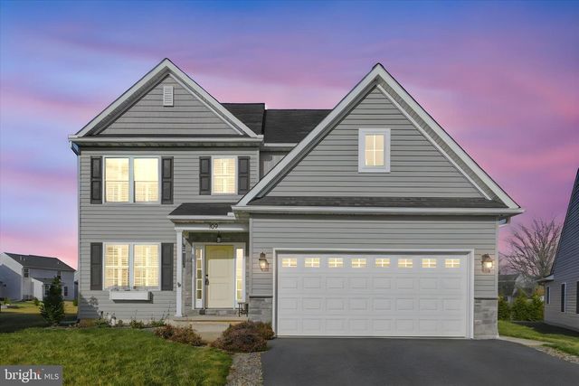 109 JAMES DR, New Holland, PA 17557