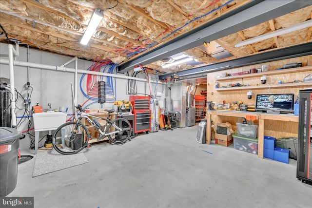 109 JAMES DR, New Holland, PA 17557