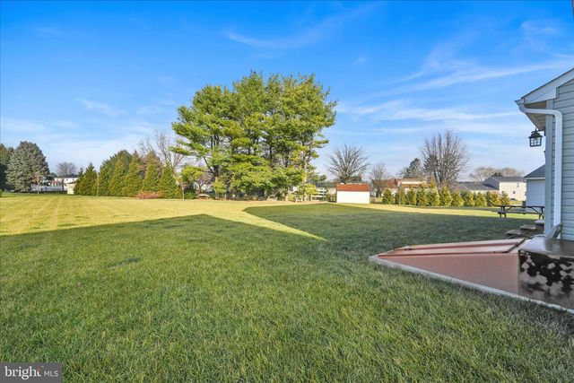 109 JAMES DR, New Holland, PA 17557