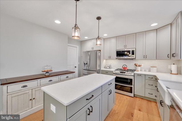 109 JAMES DR, New Holland, PA 17557