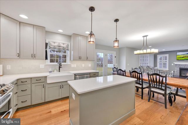 109 JAMES DR, New Holland, PA 17557