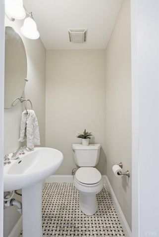 215 London Downs, Forest, VA 24551