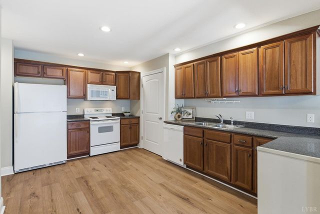 215 London Downs, Forest, VA 24551