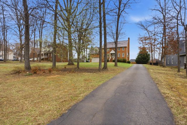 215 London Downs, Forest, VA 24551