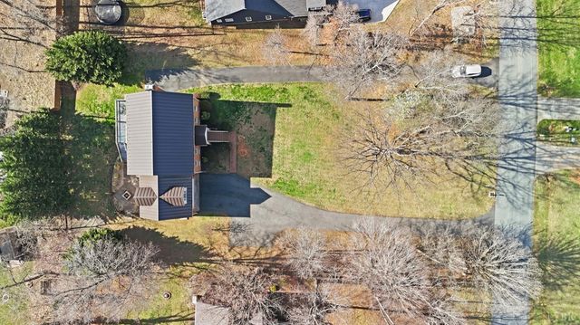 215 London Downs, Forest, VA 24551