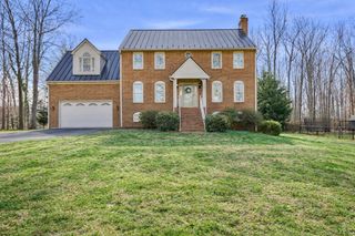 215 London Downs, Forest, VA 24551