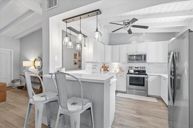 2220 NE 34th Court, Lighthouse Point, FL 33064