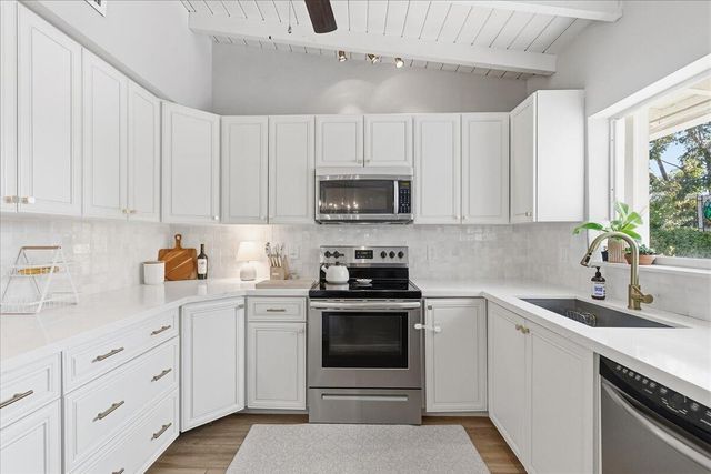 2220 NE 34th Court, Lighthouse Point, FL 33064