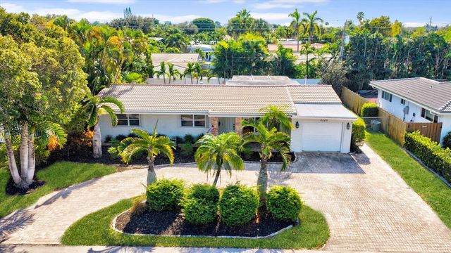 2220 NE 34th Court, Lighthouse Point, FL 33064