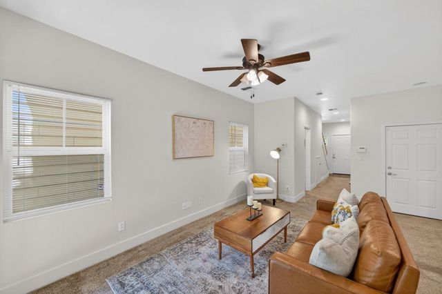 1728 27th St, Sacramento, CA 95816