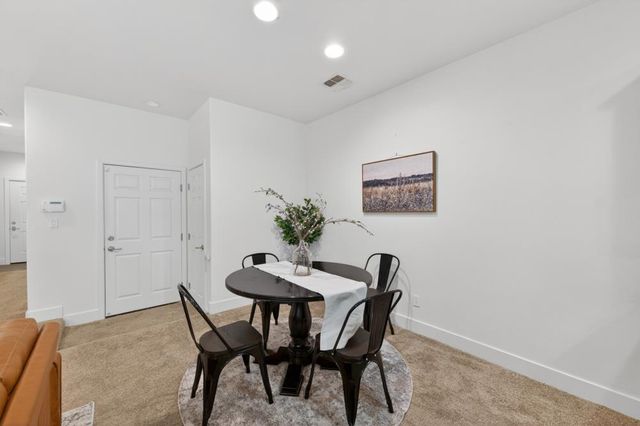 1728 27th St, Sacramento, CA 95816