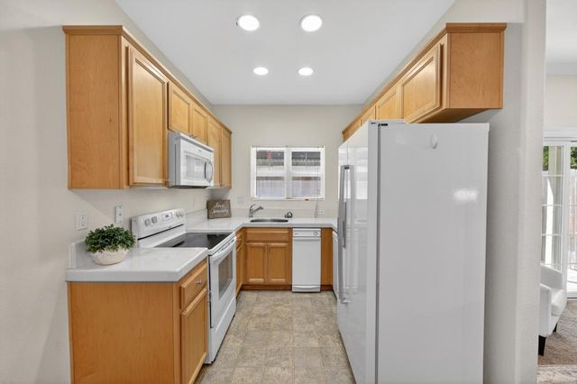 1728 27th St, Sacramento, CA 95816