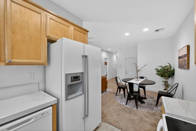 1728 27th St, Sacramento, CA 95816