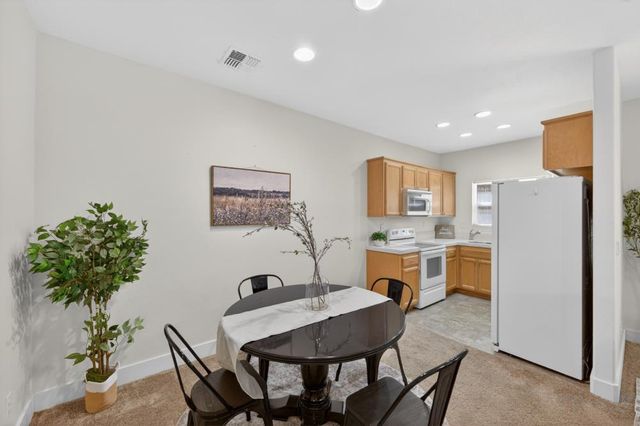 1728 27th St, Sacramento, CA 95816