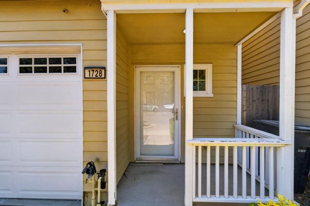 1728 27th St, Sacramento, CA 95816