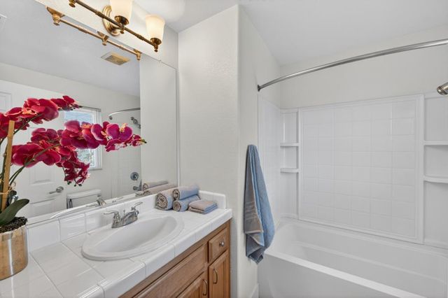 1728 27th St, Sacramento, CA 95816