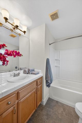 1728 27th St, Sacramento, CA 95816