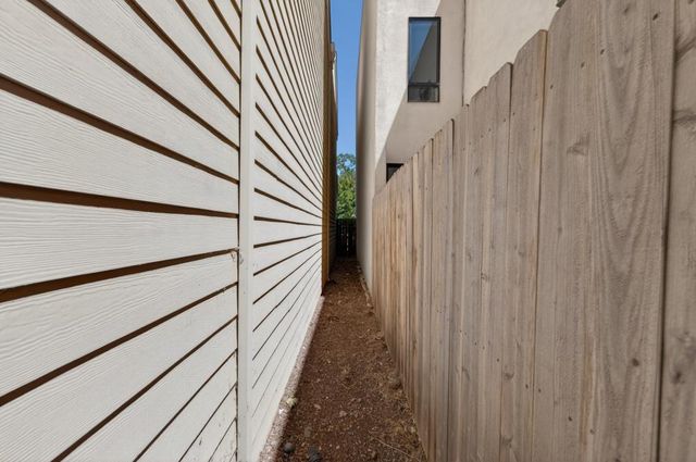 1728 27th St, Sacramento, CA 95816
