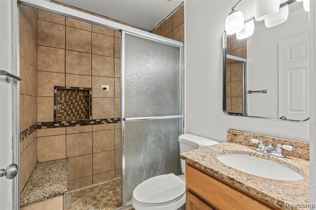 5420 Southlawn Drive, Sterling Heights, MI 48310