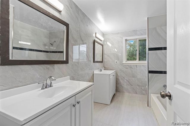 5420 Southlawn Drive, Sterling Heights, MI 48310