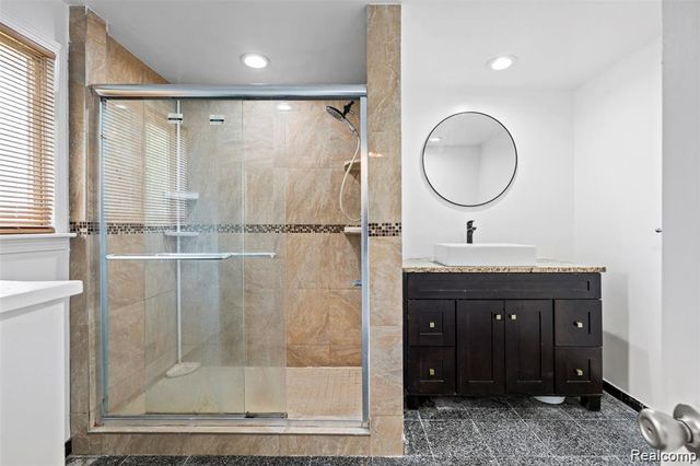 5420 Southlawn Drive, Sterling Heights, MI 48310