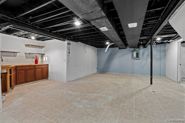 5420 Southlawn Drive, Sterling Heights, MI 48310