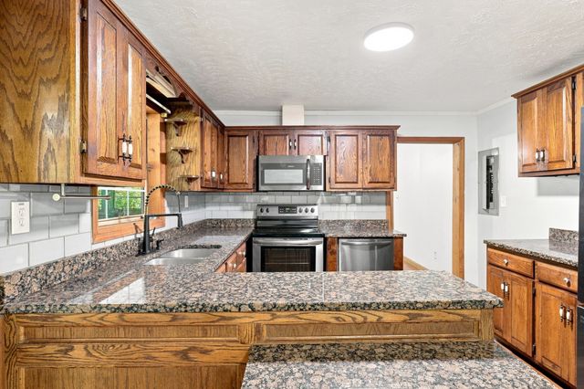 9925 State Route 108, Altamont, TN 37301