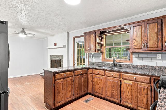 9925 State Route 108, Altamont, TN 37301
