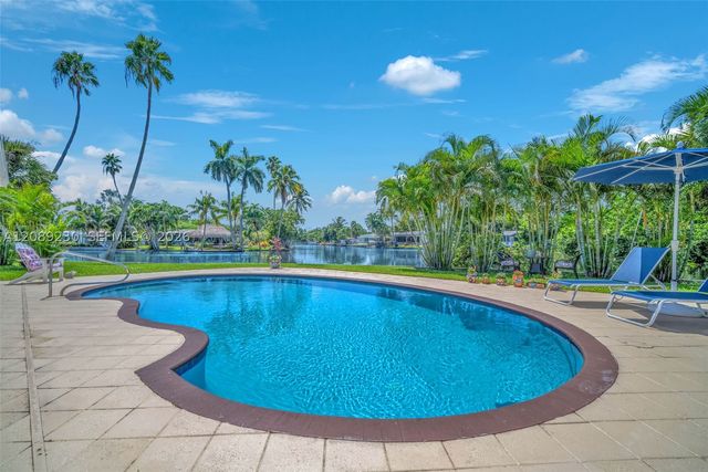 108 NE 30th St, Wilton Manors, FL 33334