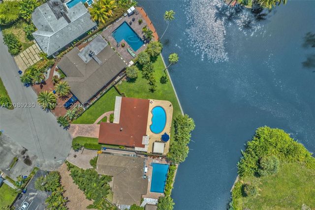 108 NE 30th St, Wilton Manors, FL 33334