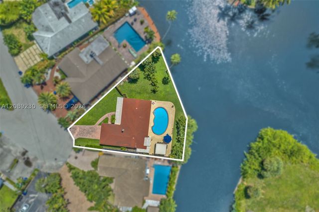 108 NE 30th St, Wilton Manors, FL 33334