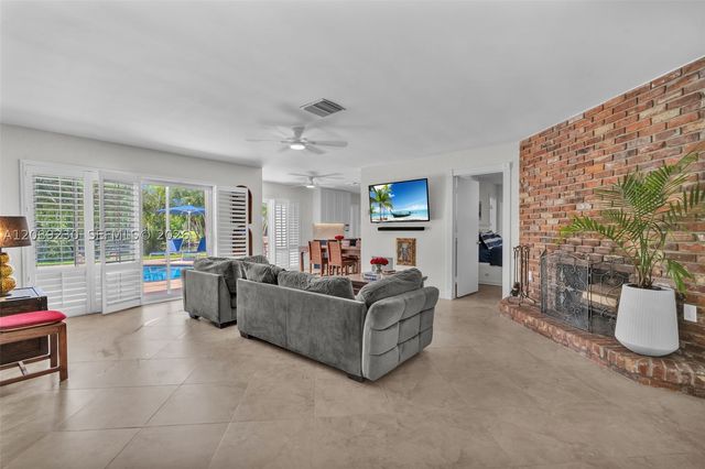 108 NE 30th St, Wilton Manors, FL 33334