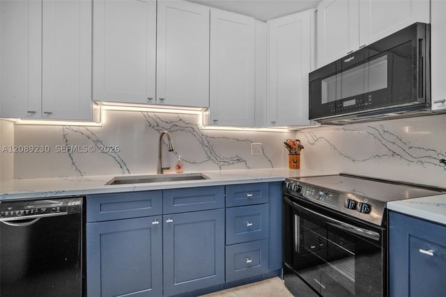 108 NE 30th St, Wilton Manors, FL 33334
