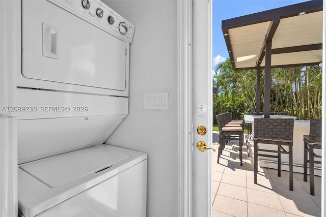108 NE 30th St, Wilton Manors, FL 33334