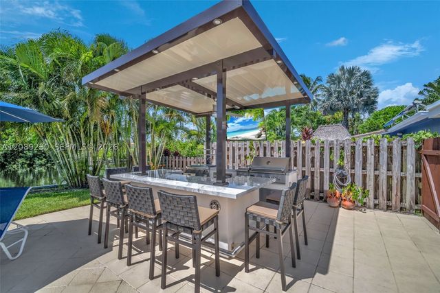 108 NE 30th St, Wilton Manors, FL 33334