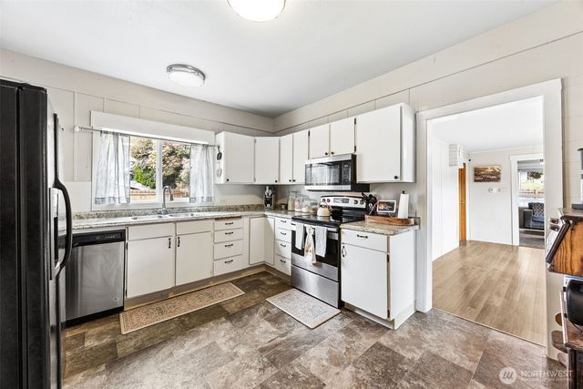 105 Oak Street E, Eatonville, WA 98328