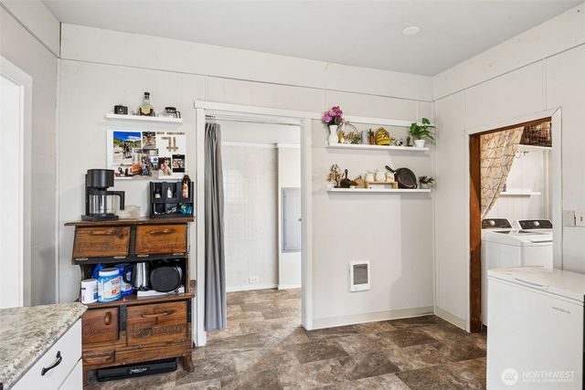 105 Oak Street E, Eatonville, WA 98328
