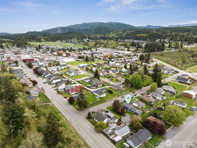 105 Oak Street E, Eatonville, WA 98328