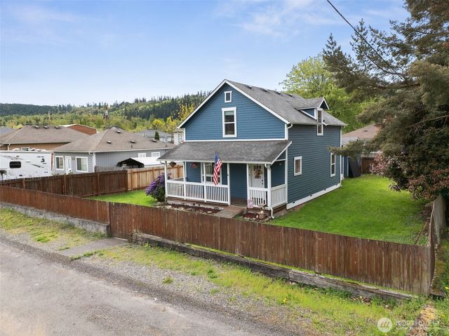 105 Oak Street E, Eatonville, WA 98328