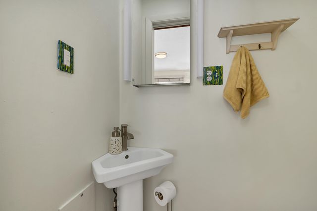 23 Pappas Road, Claremont, NH 03743