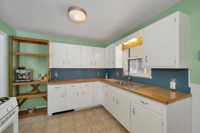 23 Pappas Road, Claremont, NH 03743