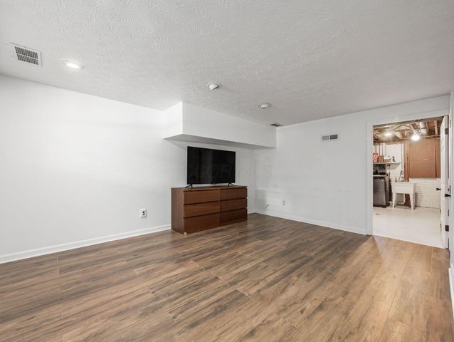 2001 Sawbury Boulevard, Columbus, OH 43235