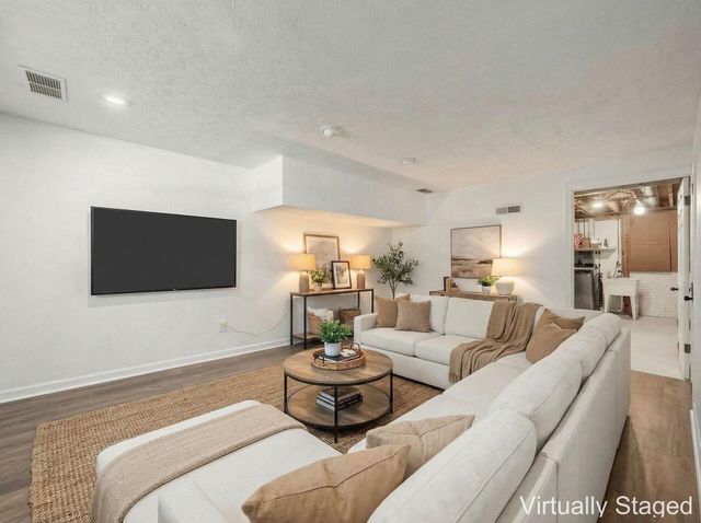 2001 Sawbury Boulevard, Columbus, OH 43235