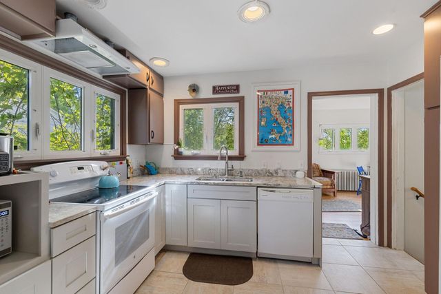 1136 Xerxes Avenue S, Minneapolis, MN 55405