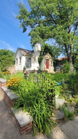 1136 Xerxes Avenue S, Minneapolis, MN 55405
