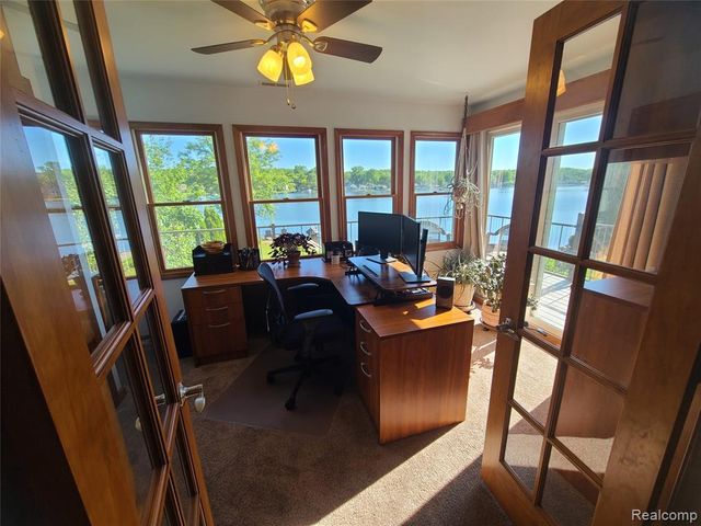 9568 Buckingham Street, White Lake, MI 48386